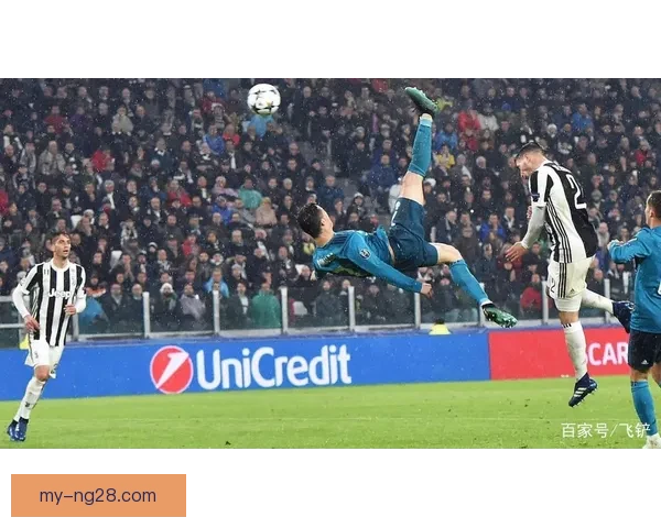 C罗倒钩破门再现逆天身体素质成就足球传奇瞬间